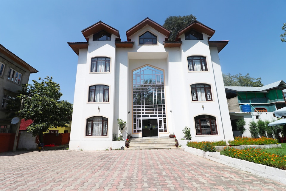 Collection O 18724 Hotel Golden Bees, Nishat Srinagar, Srinagar