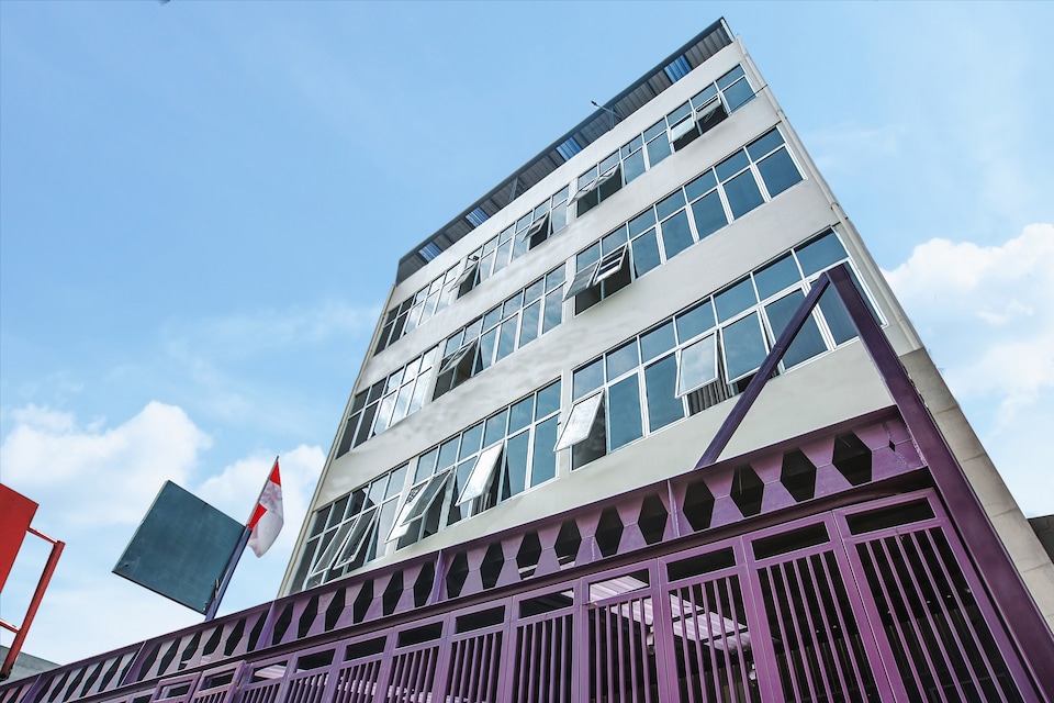 OYO 127 W Residence, Mangga Besar, Jakarta