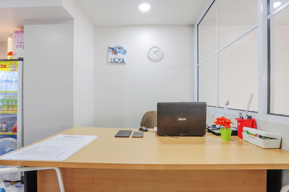 OYO 127 W Residence, Mangga Besar, Jakarta