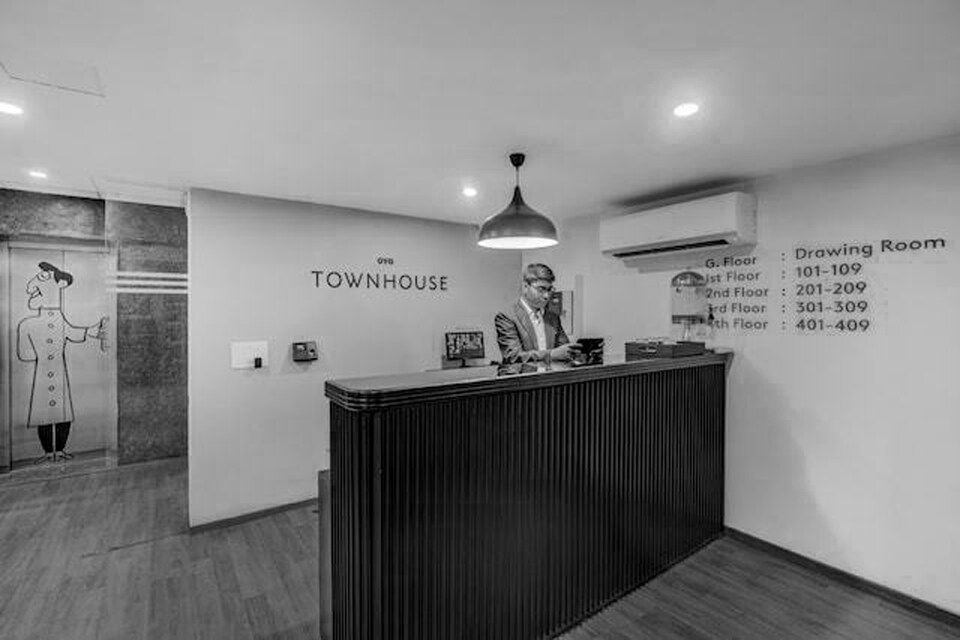 OYO Townhouse 101 Golf Course Road, Golf Course Road, Gurgaon