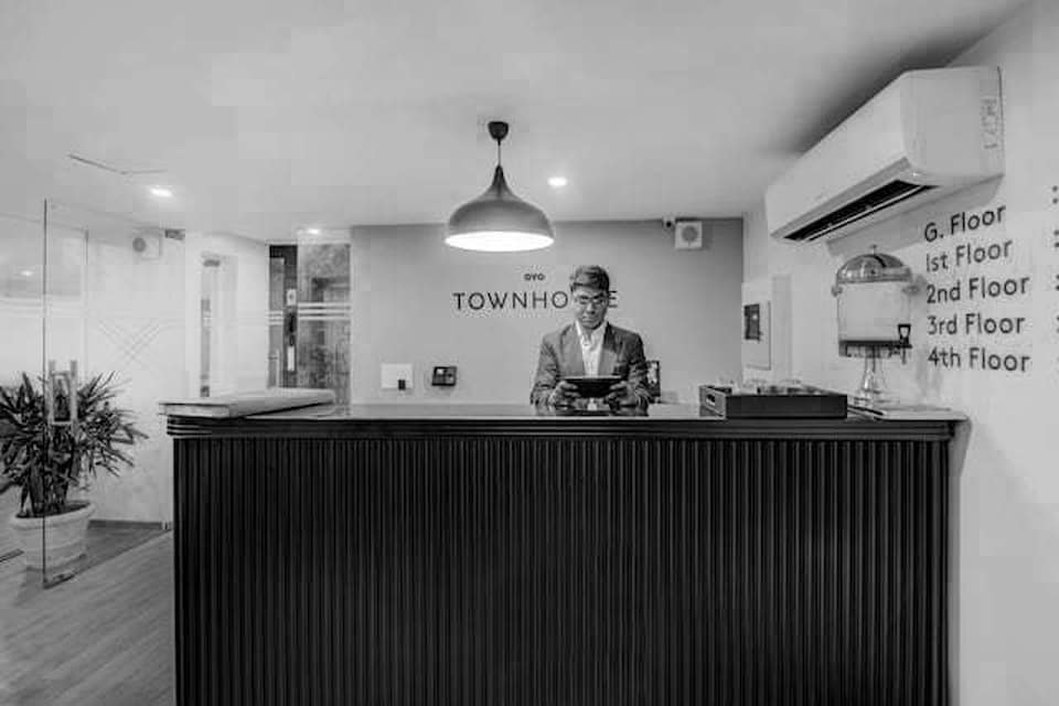 OYO Townhouse 101 Golf Course Road, Golf Course Road, Gurgaon