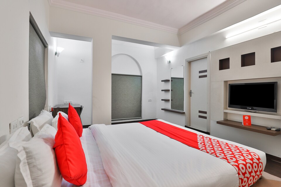 OYO 18776 Occazia Bungalow, SG Highway Ahmedabad, Ahmedabad