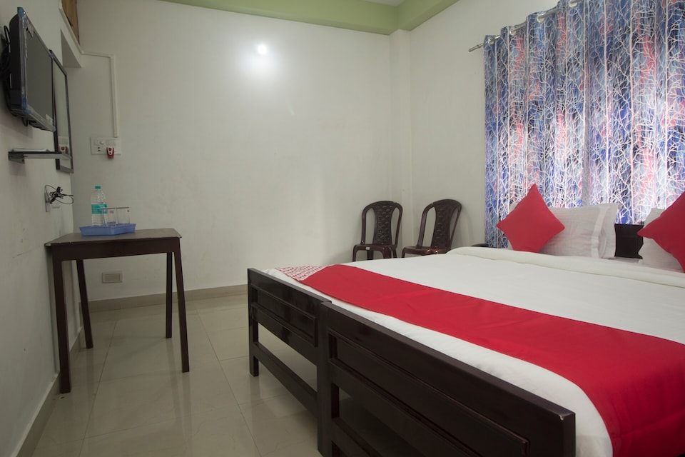 OYO 18811 Dream Mansion, Hong Kong Market Area Siliguri, Siliguri