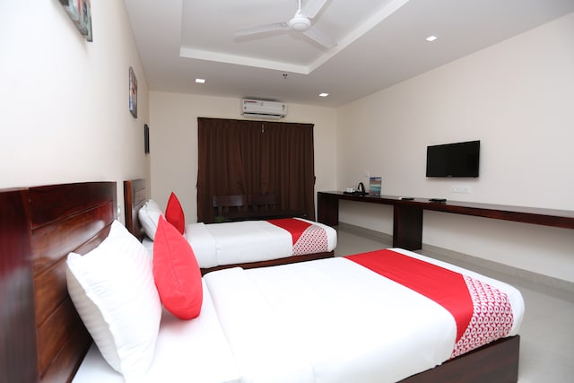 Discount  50  Off  Hotel Silver Shine India Queens Hotel Reviews
