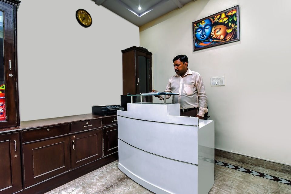 OYO Florence Residency Near M2K Cinemas Rohini, Pitampura - Rohini Delhi, Delhi