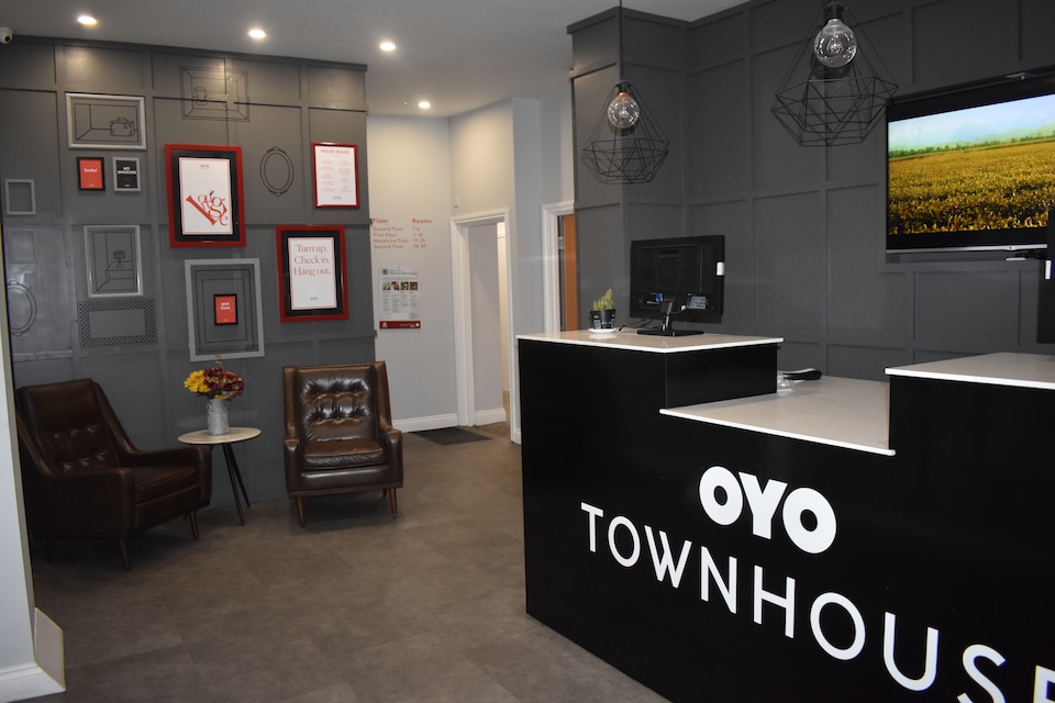 OYO Townhouse 16 Ilford Hill, Stratford London, London