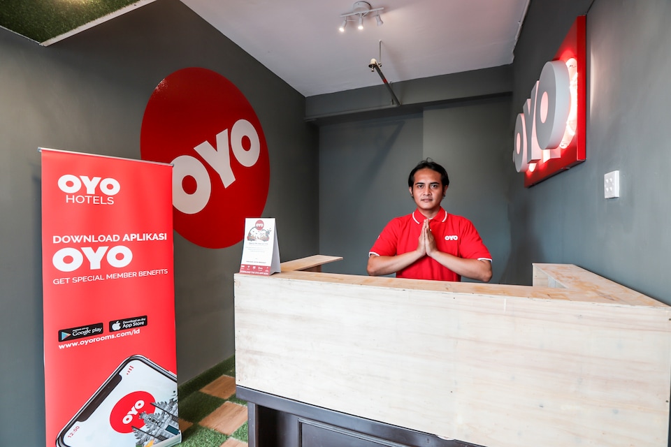 OYO 129 Bassura City Apartment, Matraman, Jakarta