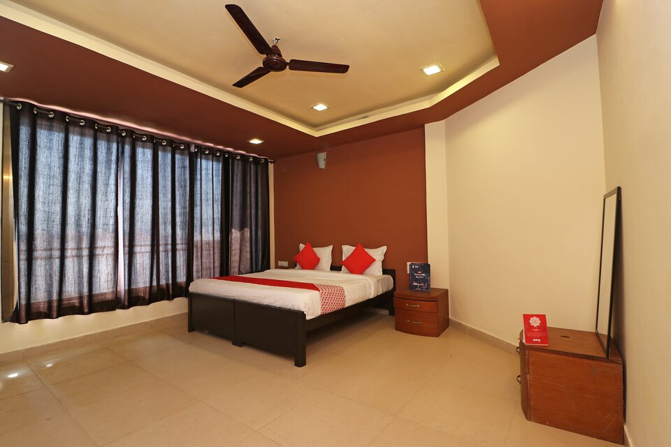 OYO 18874 Hotel Maharaja Lakeview, New Market Bhopal, Bhopal