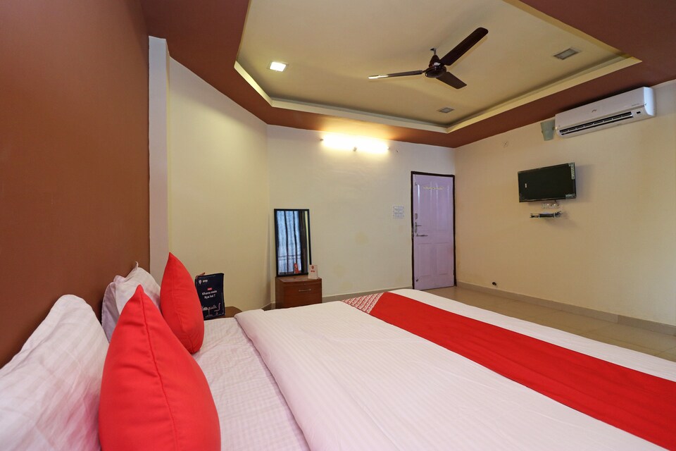 OYO 18874 Hotel Maharaja Lakeview, New Market Bhopal, Bhopal