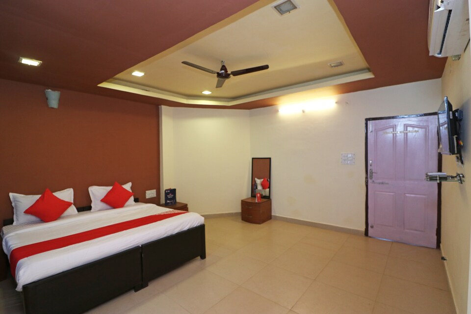 OYO 18874 Hotel Maharaja Lakeview, New Market Bhopal, Bhopal