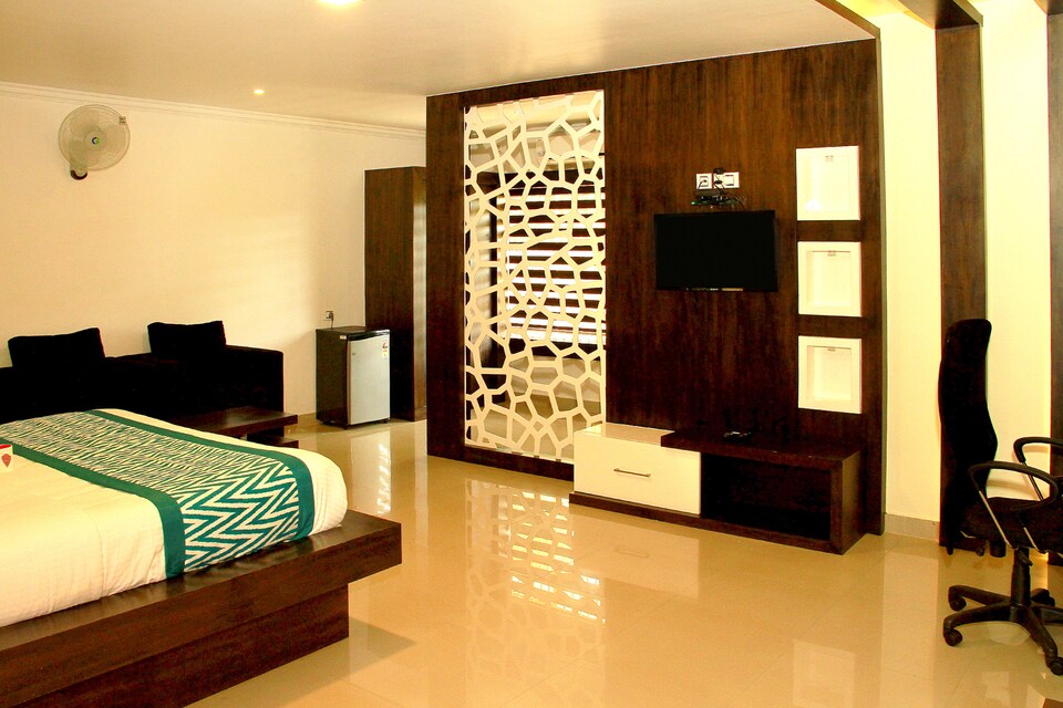 OYO 2915 Holiday Hill Hotel And Suites, Mananthavady, Wayanad