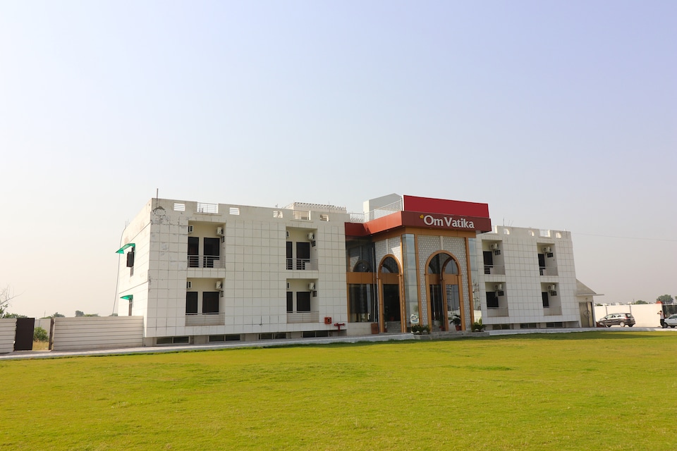 OYO 18894 Anand Luxury Villa, Gomti Nagar Lucknow, Lucknow
