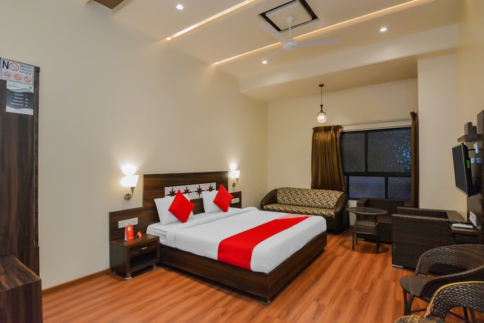 Townhouse Oak Sinhgad Road Crossway Formerly Popular Hotel, Katraj Khed Shivapur Pune, Pune