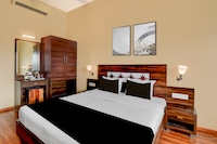 Super Townhouse Oak Sinhgad Road Crossway Formerly Popular Hotel