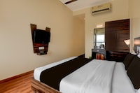 Super Townhouse Oak Sinhgad Road Crossway Formerly Popular Hotel