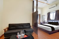 Super Townhouse Oak Sinhgad Road Crossway Formerly Popular Hotel