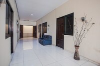 Hotel O Graha 99