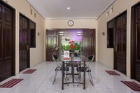Hotel O Graha 99
