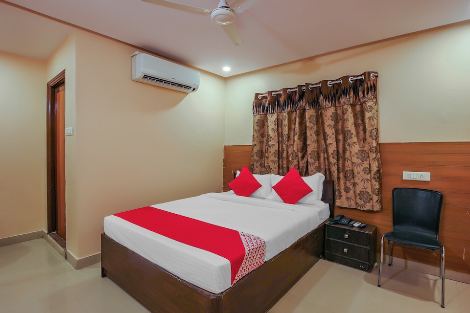 OYO Flagship 18926 Tourist Krishna Inn, Himayatnagar-Kachiguda-II, Hyderabad