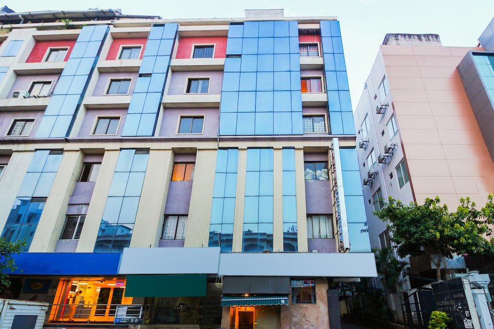 OYO Flagship 18926 Tourist Krishna Inn, Himayatnagar-Kachiguda-II, Hyderabad