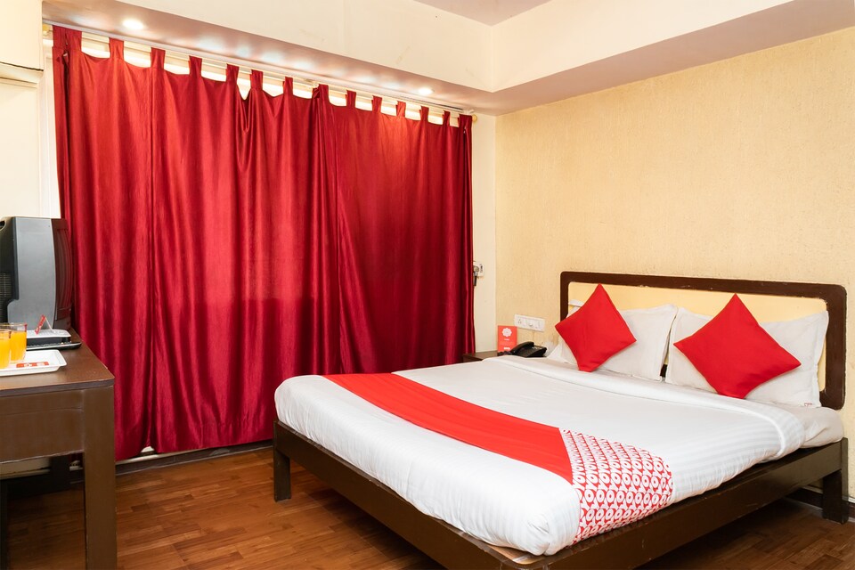 OYO 18928 Star Regency, Lonavala Market, Lonavala