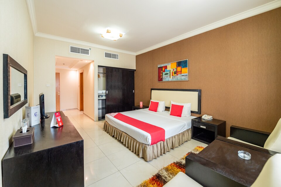 OYO 122 Crystal Plaza Hotel, Al Nud Sharjah, Sharjah