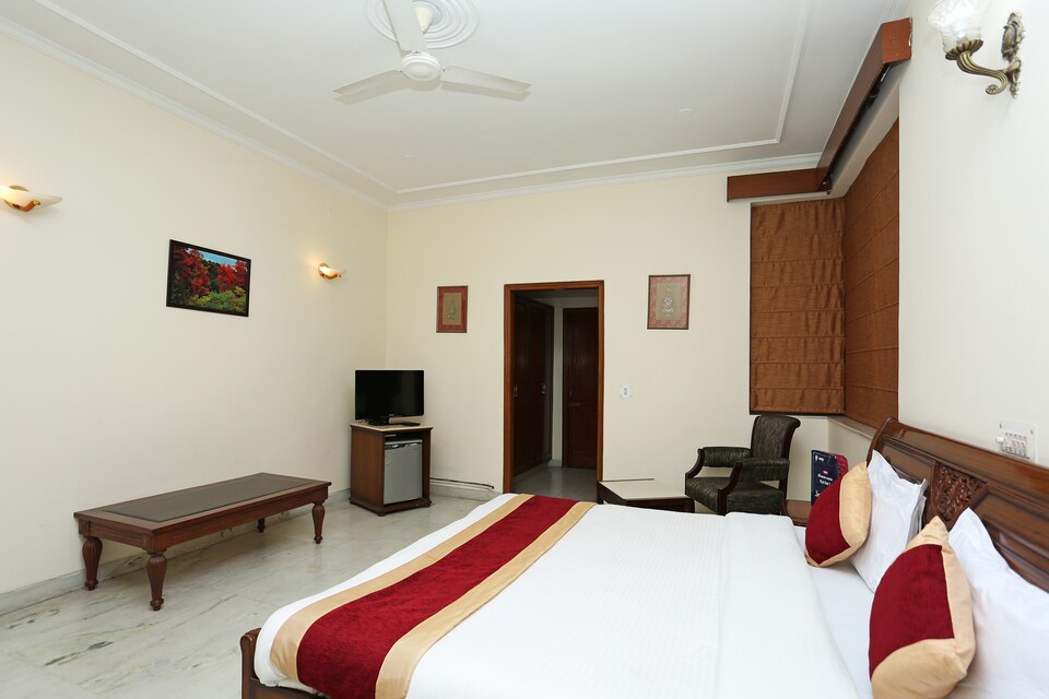 OYO 545 The Abode, Golf Course Road, Gurgaon