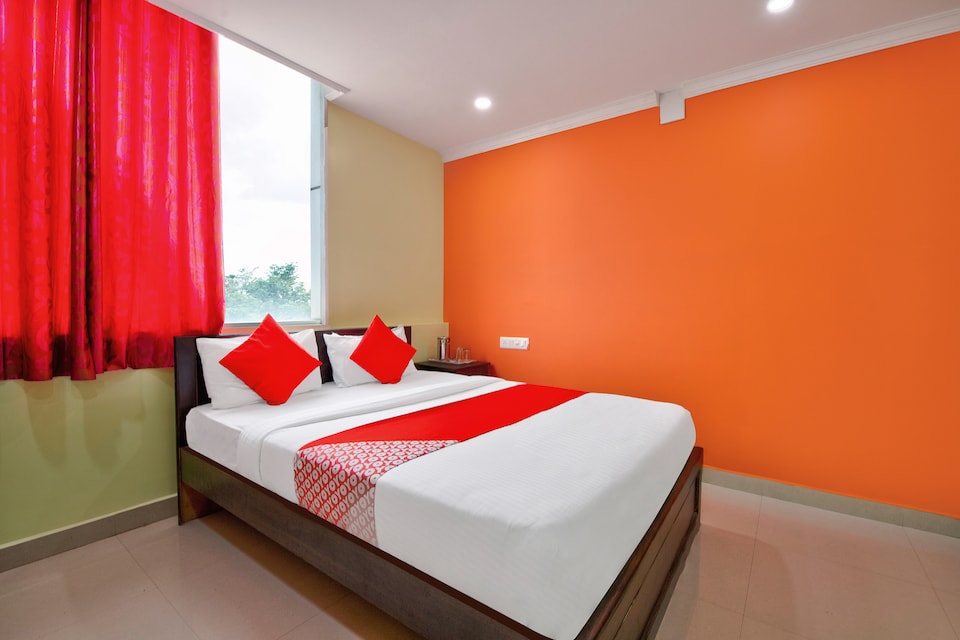 OYO 18936 Blu Royal, Manyata Bangalore, Bangalore