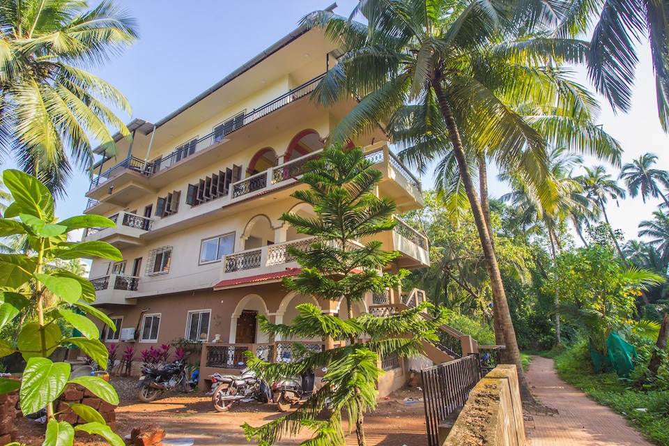 OYO Home 18948 Stately 1BHK, Morjim Goa, Goa