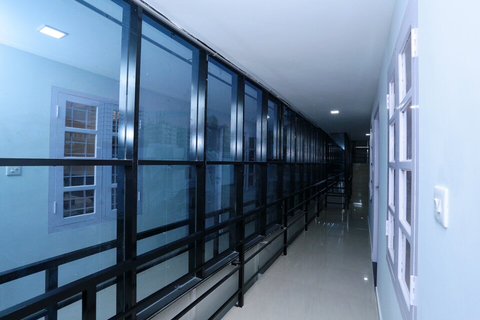 OYO 18959 Pin Point Inn, Railway Station South Kochi, Kochi