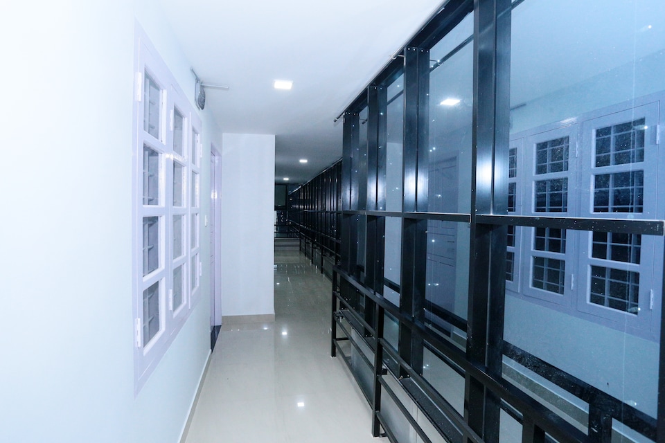 OYO 18959 Pin Point Inn, Railway Station South Kochi, Kochi