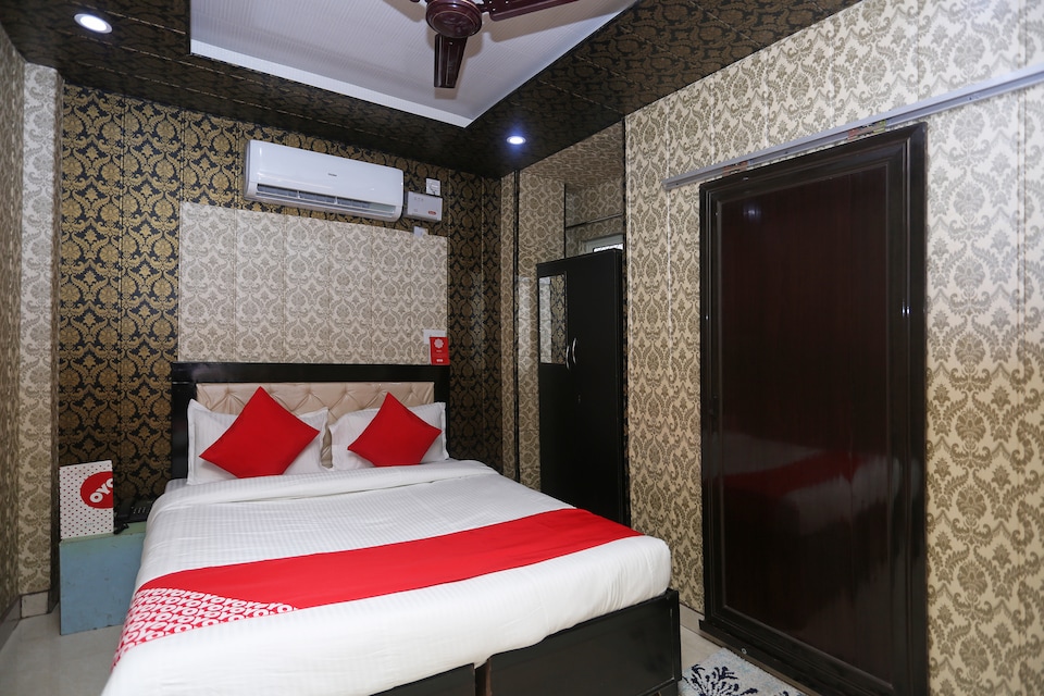 OYO Om Mukunda, Parmarth Rishikesh, Rishikesh