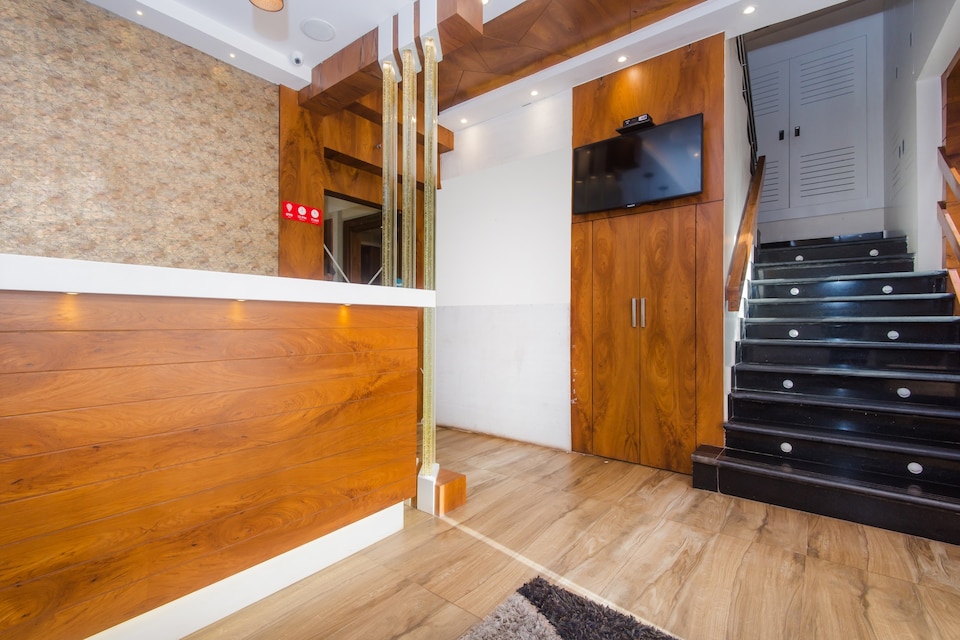 Hotel O by OYO Amber Palace, Mumbai CST-Churchgate-Colaba, Mumbai