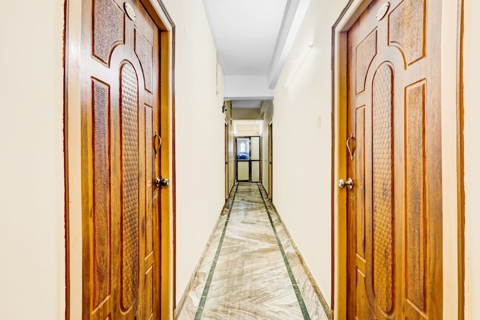 Super Hotel O Adarsh Nagar Near Kavya Hospital, MVP Colony Visakhapatnam, विशाखपट्नम