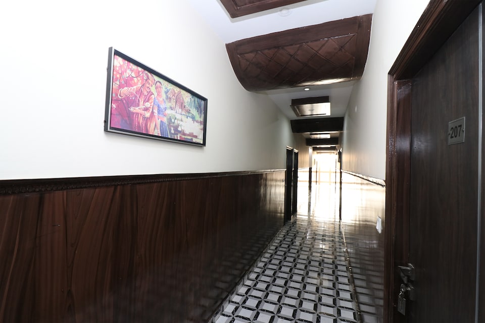 OYO 19008 HOTEL DOON 777, Dehradun ISBT, Dehradun