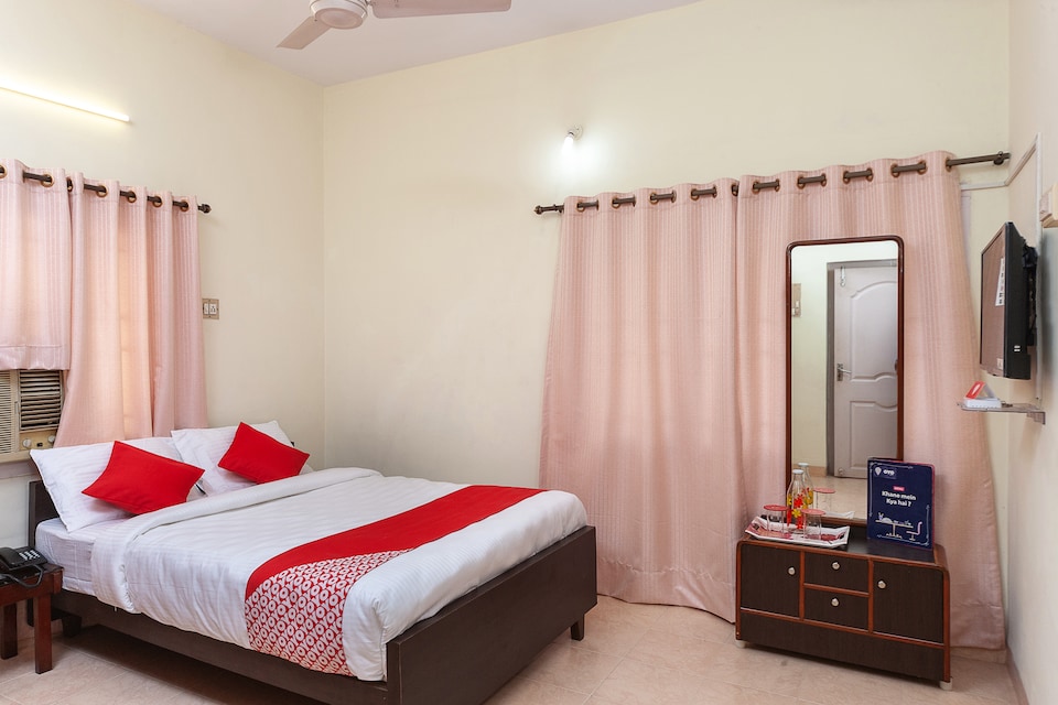 OYO Hotel 19010 Tower Residency, Anna Nagar Chennai, Chennai