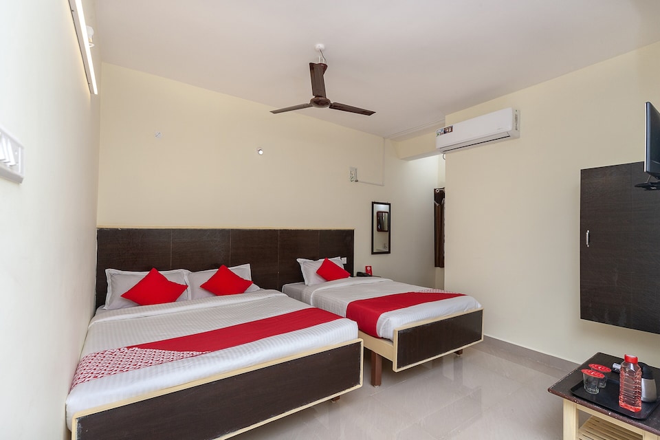 OYO Hotel Sannidhi Residency, Tiruchanur Road Tirupati-II, Tirupati