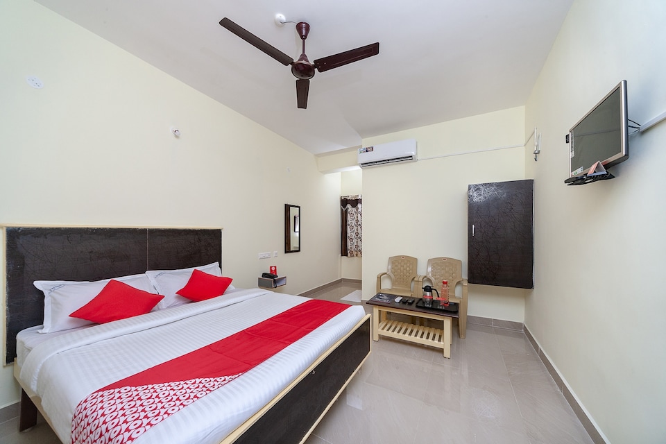 OYO Hotel Sannidhi Residency, Tiruchanur Road Tirupati-II, Tirupati