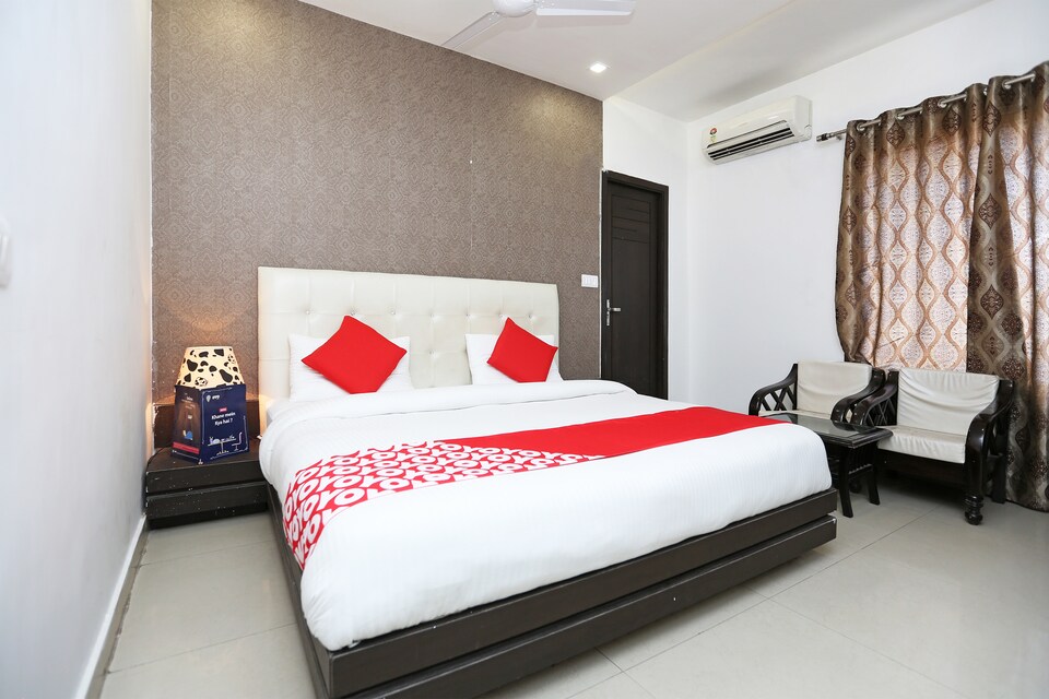 OYO 19029 Riya Palace, Corporate Complex, Agra