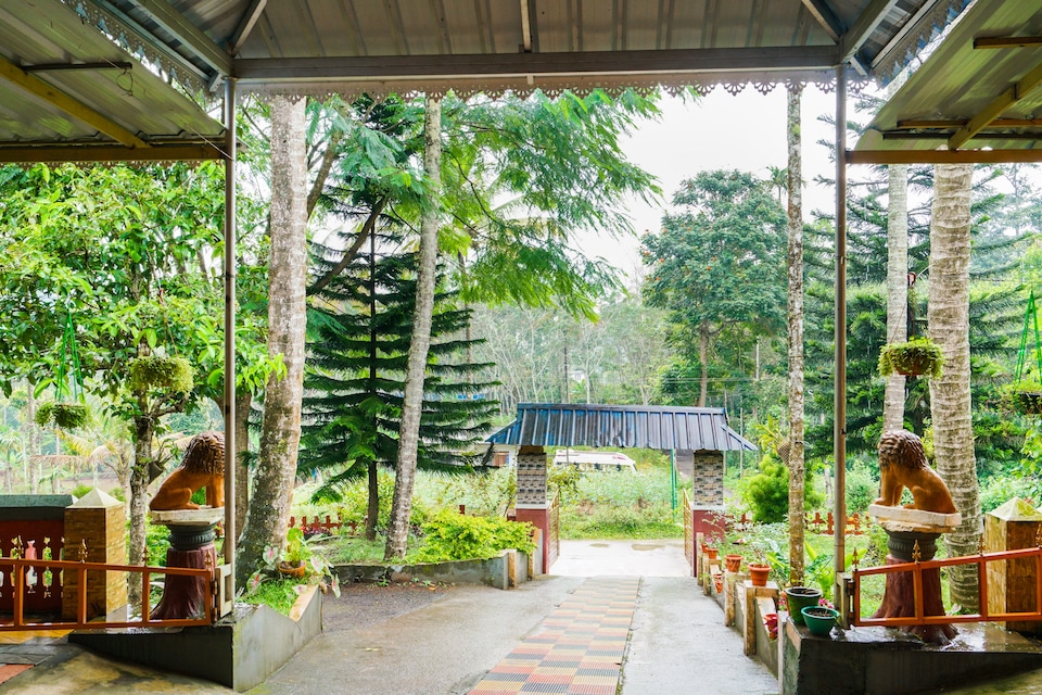 OYO Home 19033 Puthooran's Holiday Inn, Marayoor Munnar, Munnar