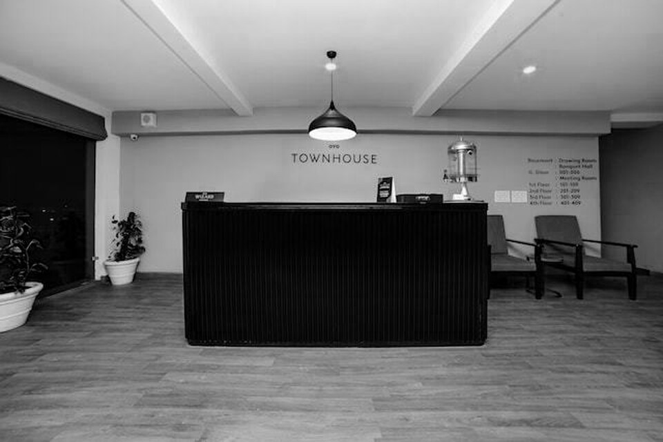 OYO Townhouse 068 Sohna Road 2, Huda 2, Gurgaon