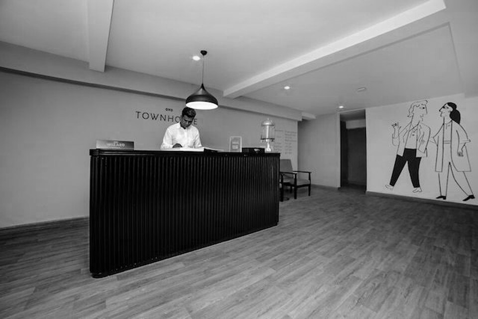 OYO Townhouse 068 Sohna Road 2, Huda 2, Gurgaon