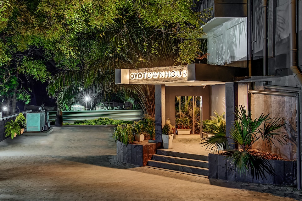 OYO Townhouse 073 Swargate Near Shreemant Dagdusheth Halwai Ganpati Mandir, Swargate Pune, Pune