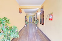 Hotel O Vidhan Sabha Chowk Formerly Sunshine Guest House