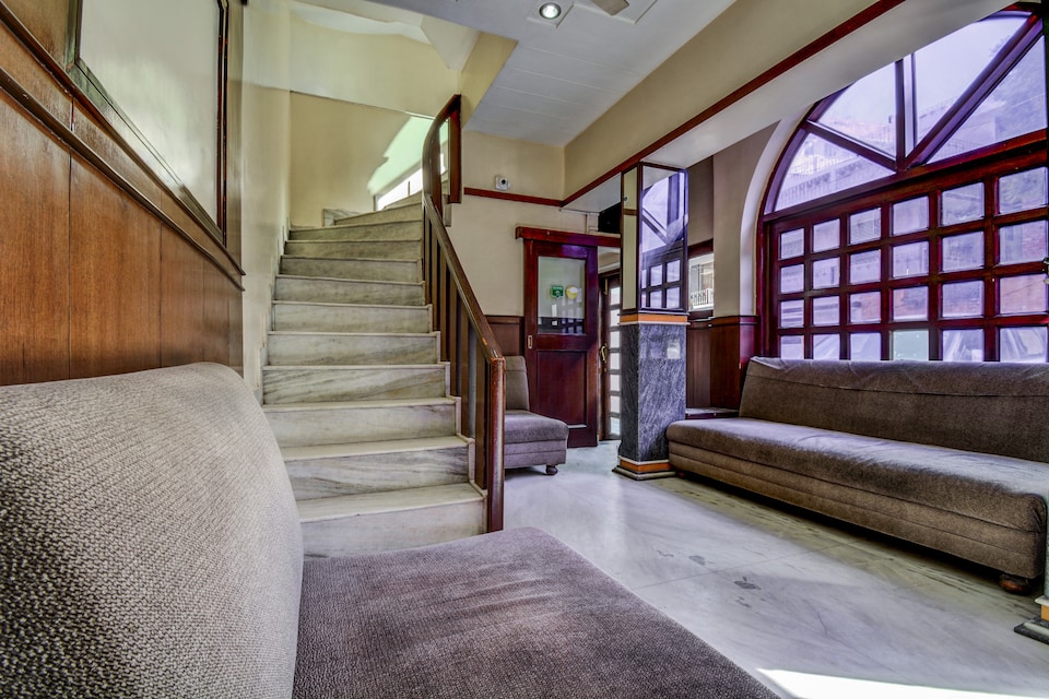 Capital O 19146 Raghav Palace, Sindhi Camp, Jaipur