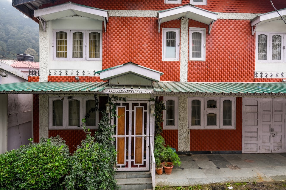 OYO Home 19148 Serene 3BHK, Sanjauli, Shimla