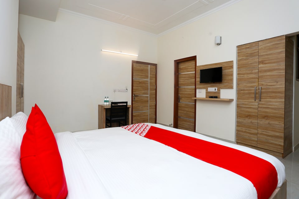 Flagship Dlf Phase 3 Near Aravali Biodiversity Park, Cyber City Extension, Gurgaon