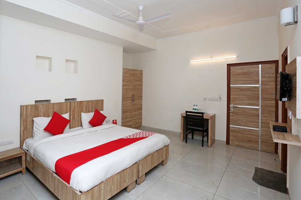 Flagship Dlf Phase 3 Near Aravali Biodiversity Park, Cyber City Extension, Gurgaon