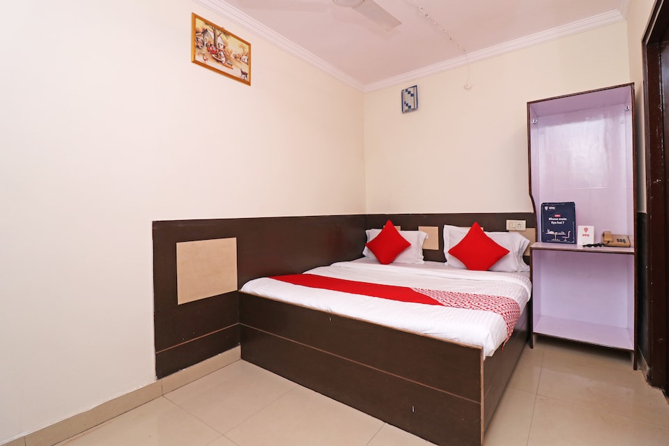 OYO 19170 Dezire, Har Ki Pauri Haridwar, Haridwar