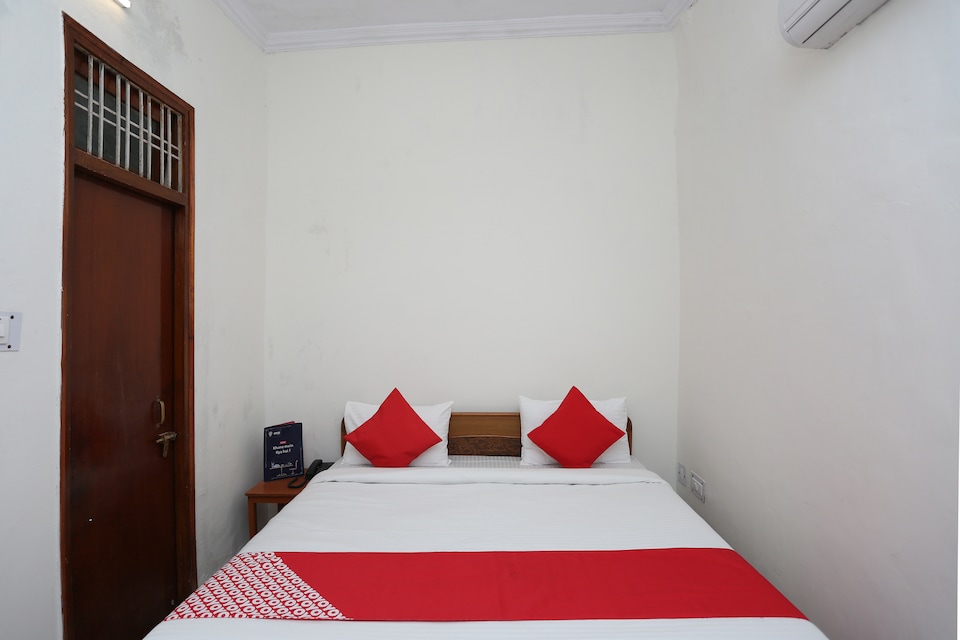 OYO Hotel Loknath Inn Near Munshi Pulia Metro Station, New High Court Lucknow, Lucknow